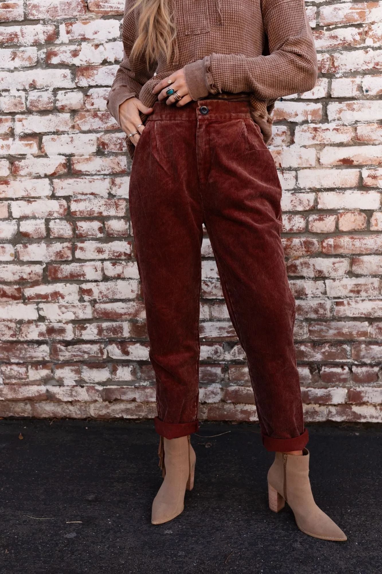 Pockets In Plume Corduroy Pleated Pants - Rust